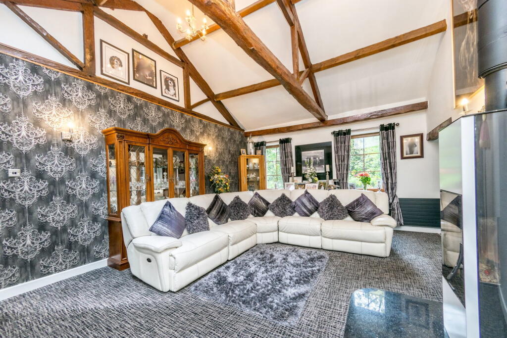 House in Huddersfield, Oakroyd, Kirkburton - View 5