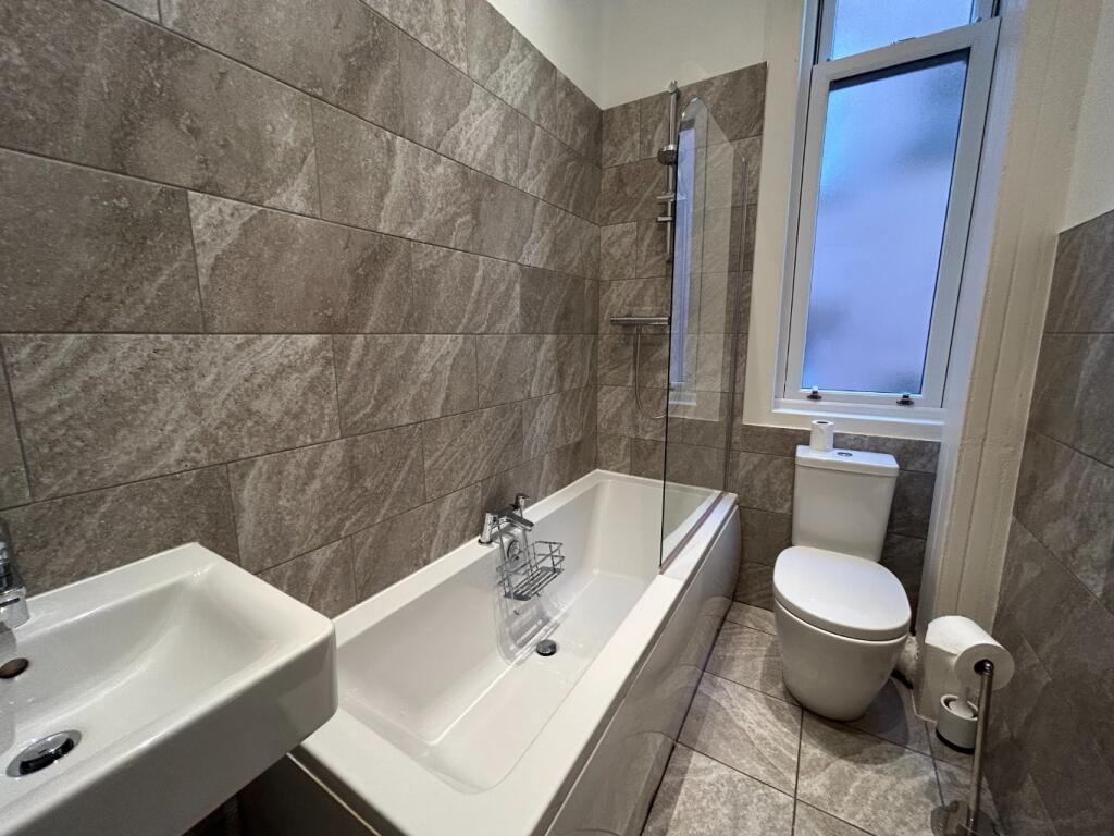Apartment in Glasgow, Partickhill, Hyndland - View 2