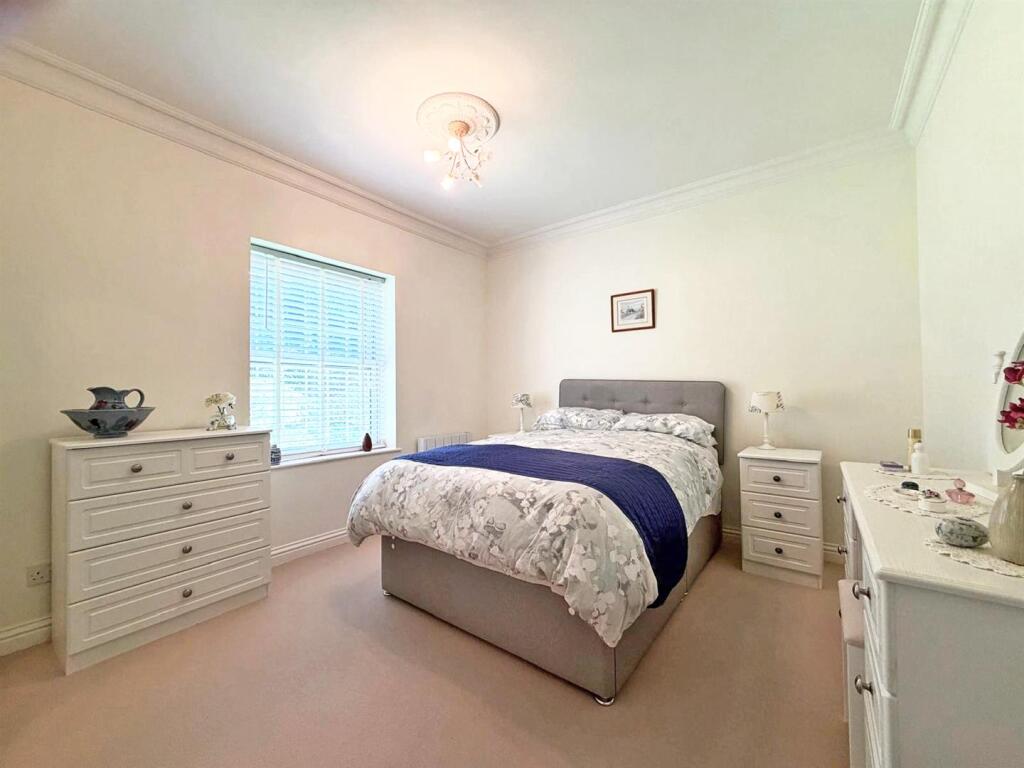 Apartment in Shrewsbury, Shropshire - More