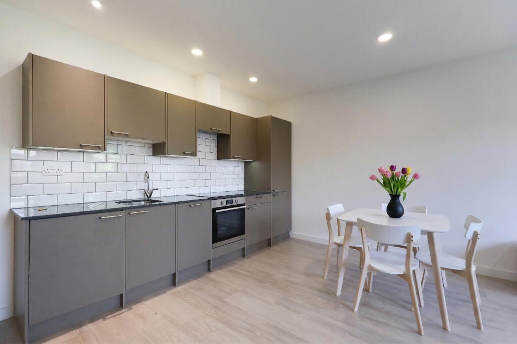 Apartment in Exeter - More