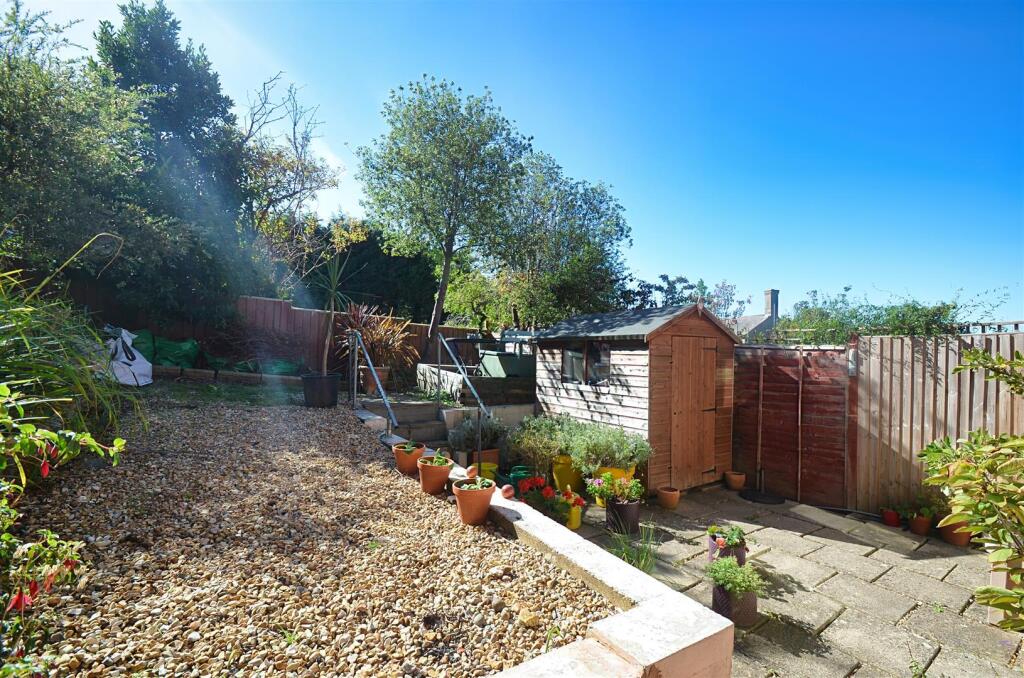 House in Ryde, Oakfield - View 4