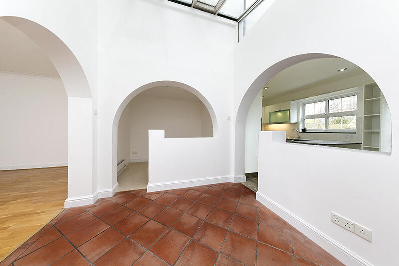 House in Twickenham - View 5