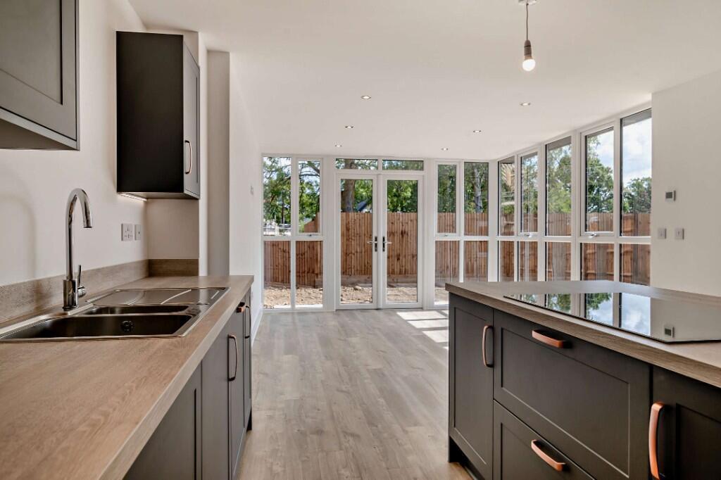 Main image of property: Fleet Lane,
Twyning,
Gloucestershire,
GL20 6FJ