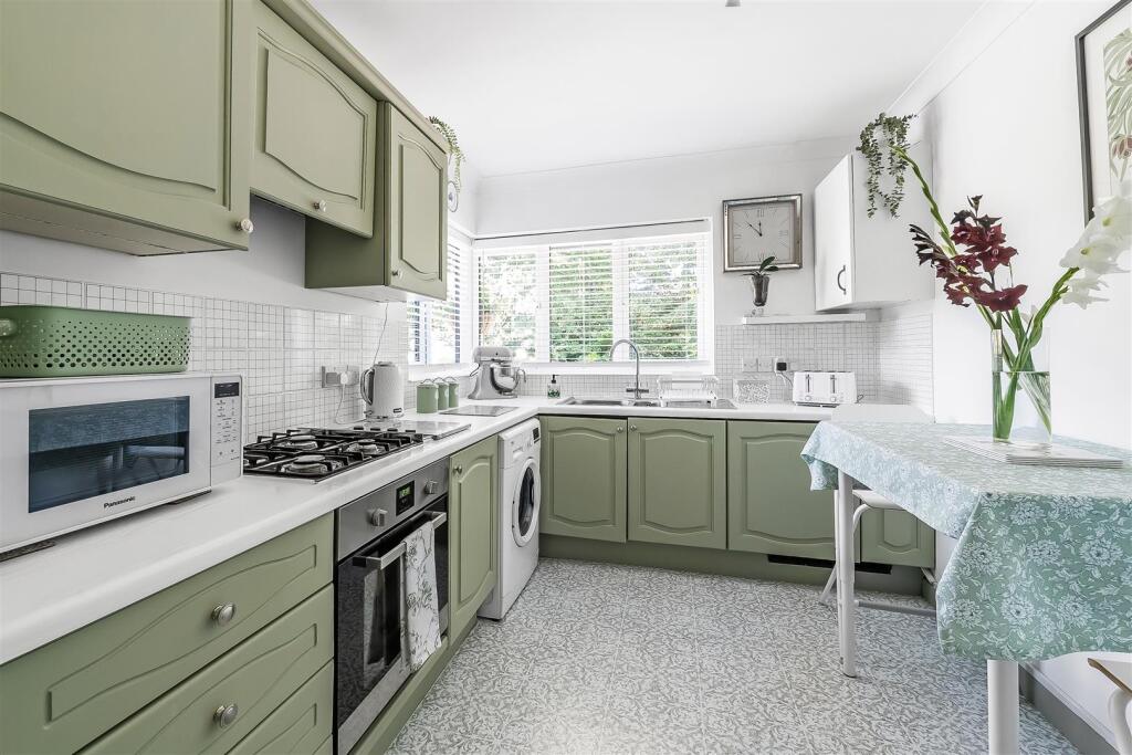 House in Kingston upon Thames - View 4