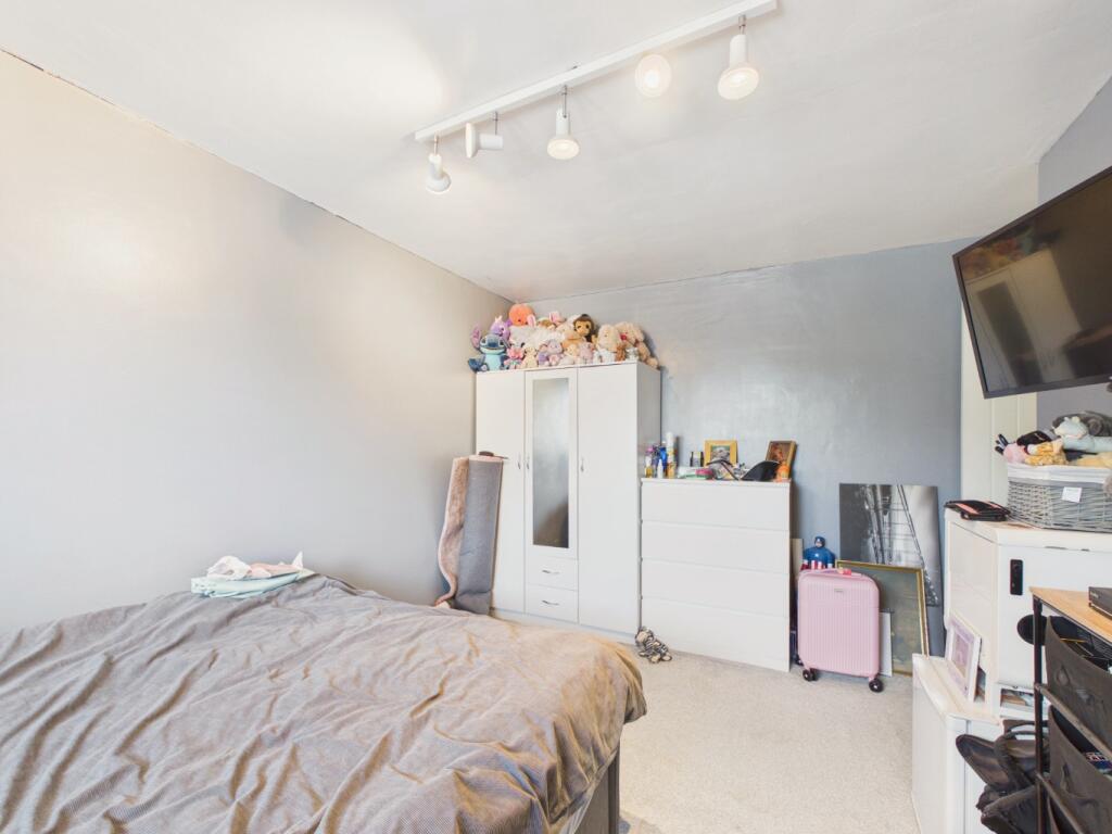 House in Kingston upon Hull, Bransholme - More