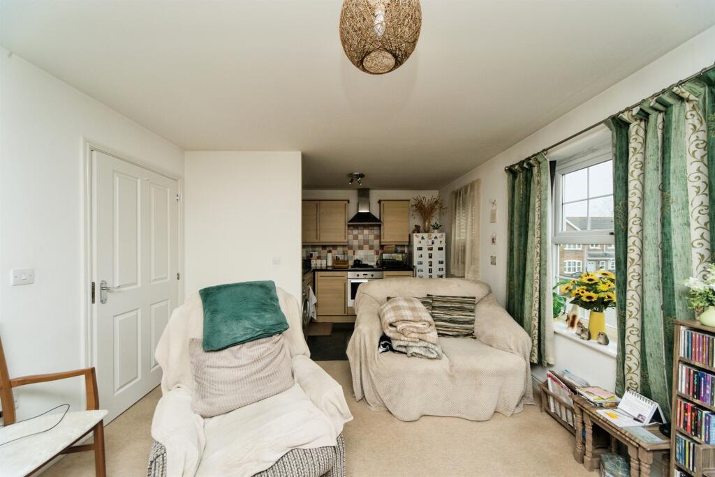 Apartment in Bexhill-on-Sea, Glenleigh Park - View 2