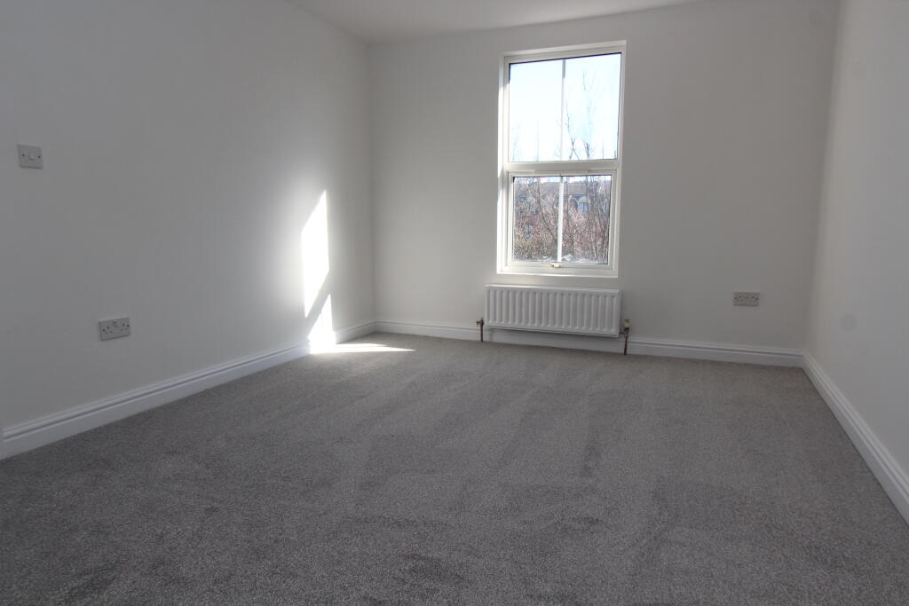 Apartment in Reading - View 5