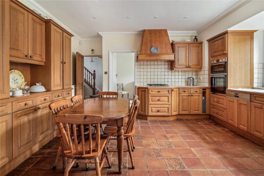Macclesfield Road, Prestbury, Cheshire, SK10 photo 2