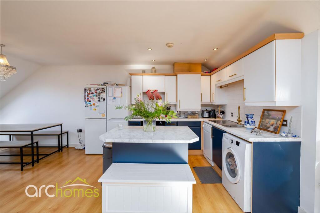Gadfield Grove, Atherton, M46 photo 3