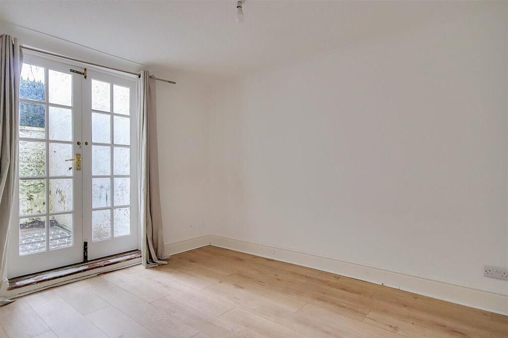 Apartment in Brighton - More