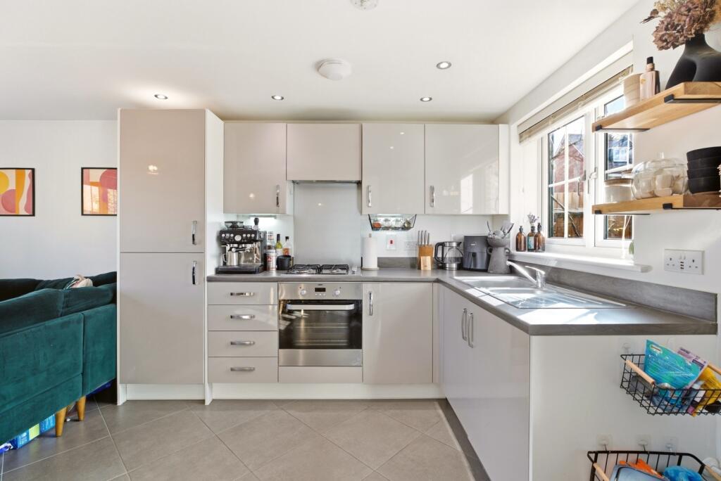 Apartment in St Albans, Jersey Farm, Sandridge - View 3
