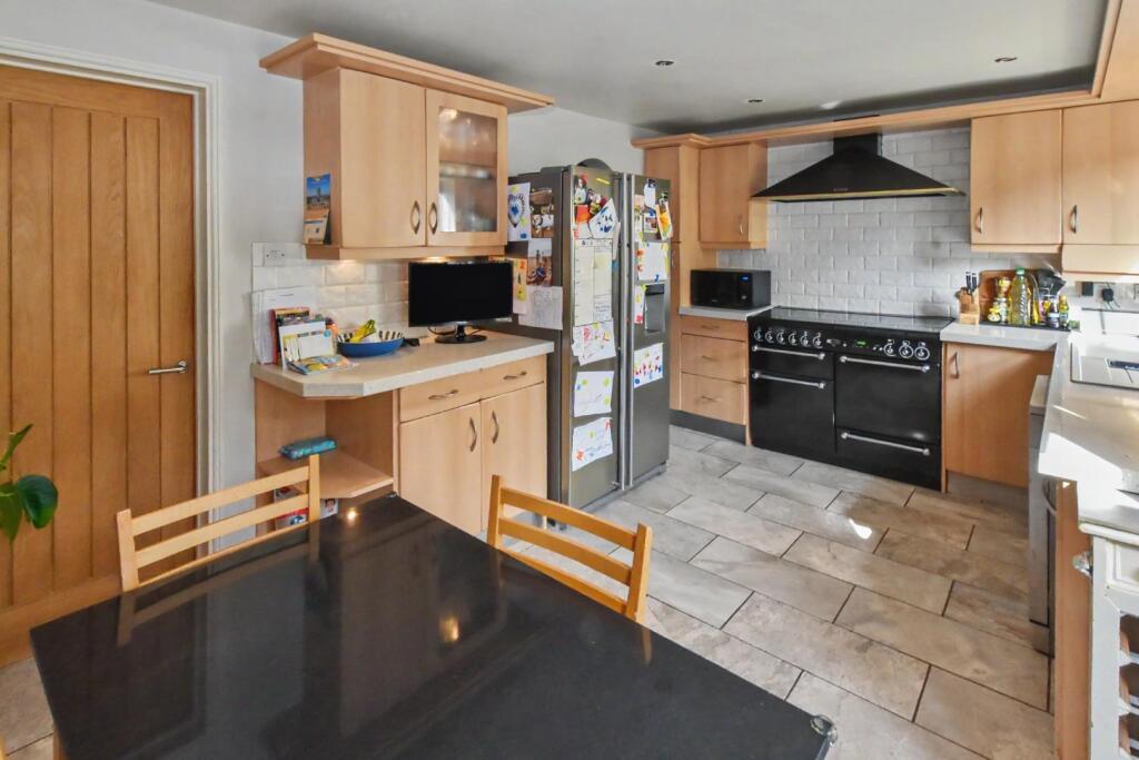 House in Wootton, Wootton Fields - More