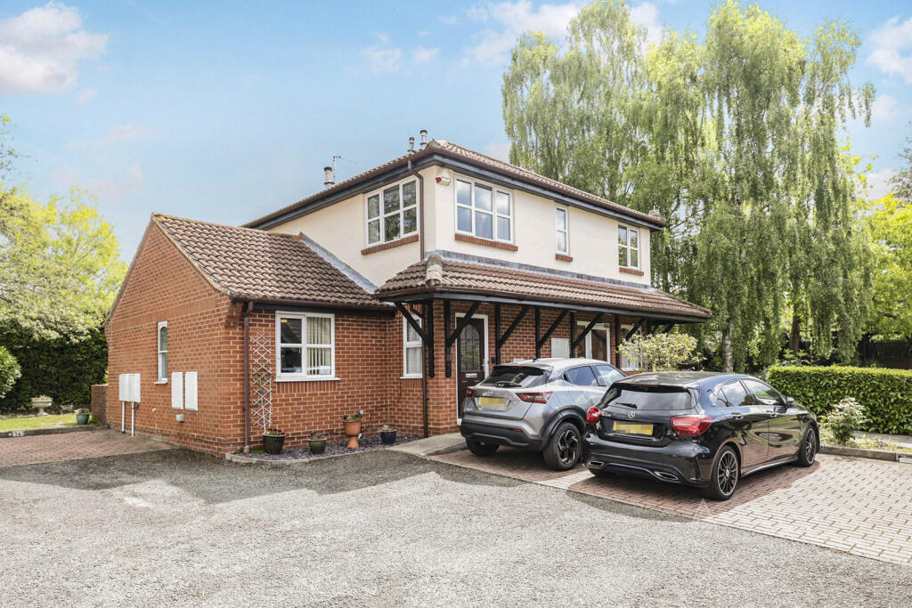 Main image of property: Emerton Garth, Northchurch, Berkhamsted, HP4