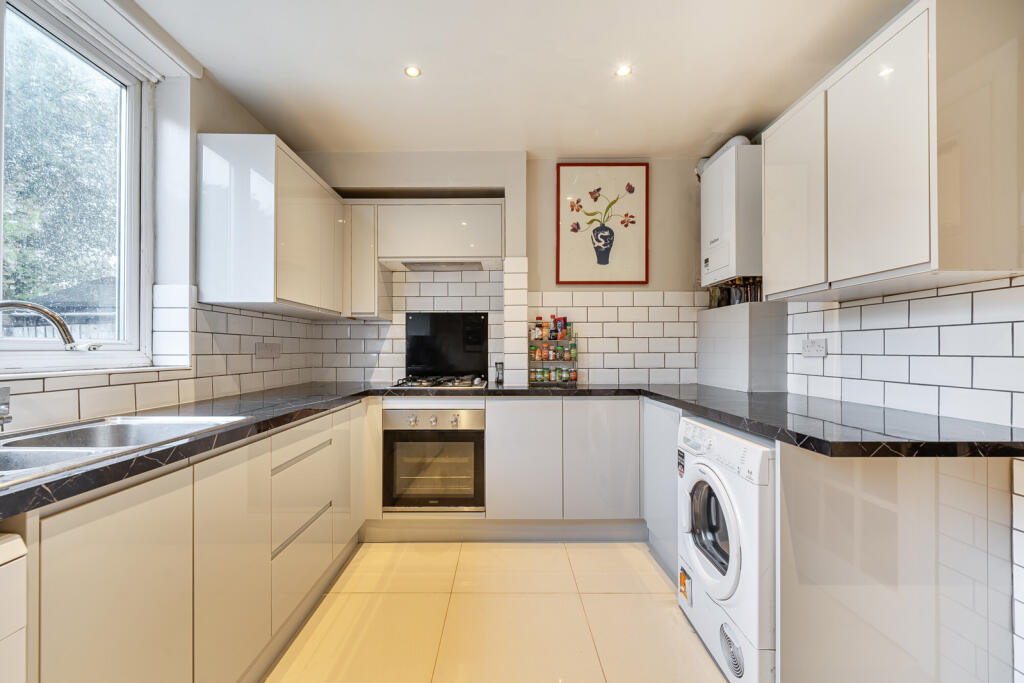 Apartment in London - View 5