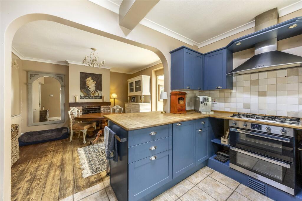 House in Gloucester - View 5