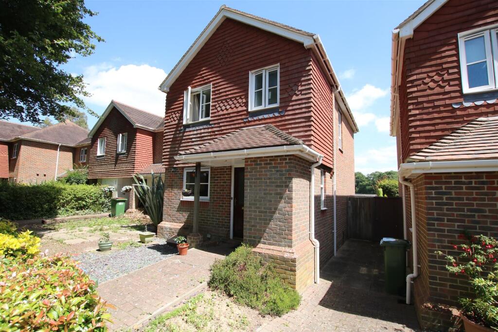Main image of property: The Foresters, Comptons Lane, Horsham