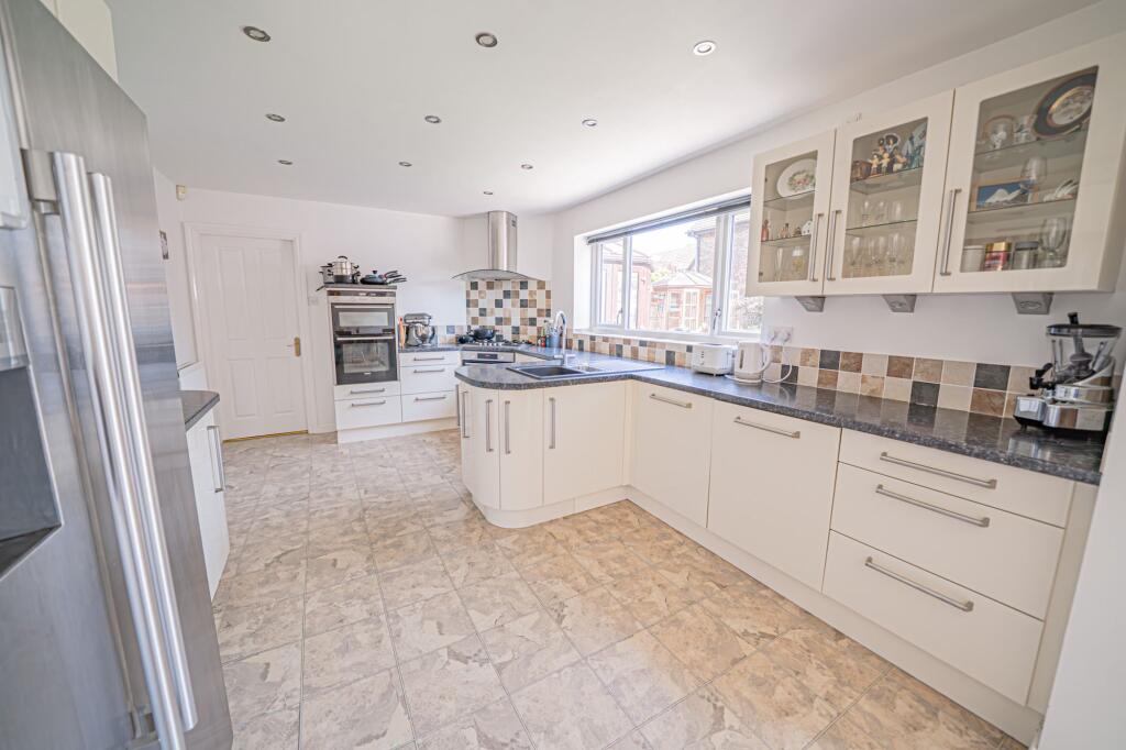 Hertford Way, Knowle, B93 photo 3