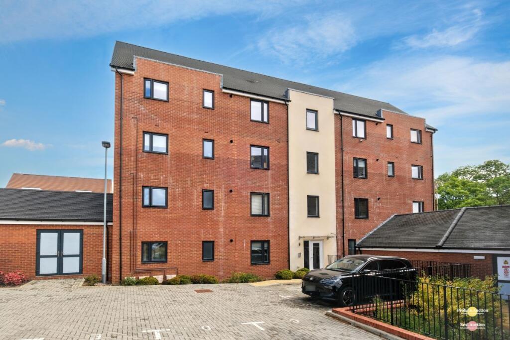 Apartment in Milton Keynes, Kingsmead, Shenley Brook End - View 2
