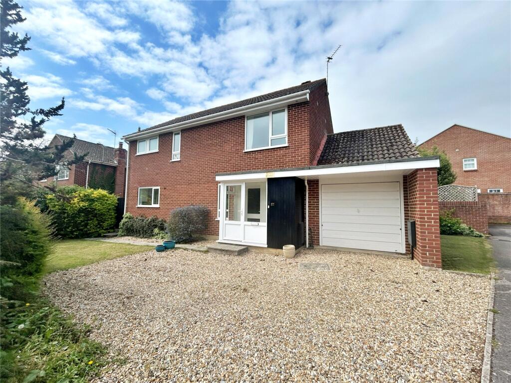 4-bed detached on St. Marys Close, Bransgore, Christchurch, Hampshire, BH23, £575,000