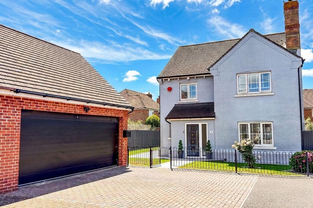Main image of property: Roman Avenue, Angmering, BN16