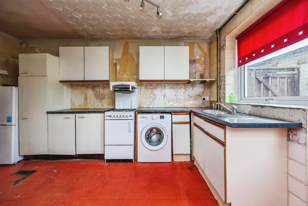 Granton Avenue, Clifton, Nottingham, NG11 photo 3