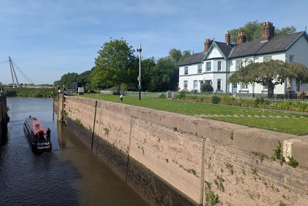 Main image of property: 2 Lock Cottage, Diglis Dock Road, Diglis, Worcester. WR5 3BS