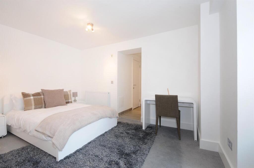 Apartment in London - More