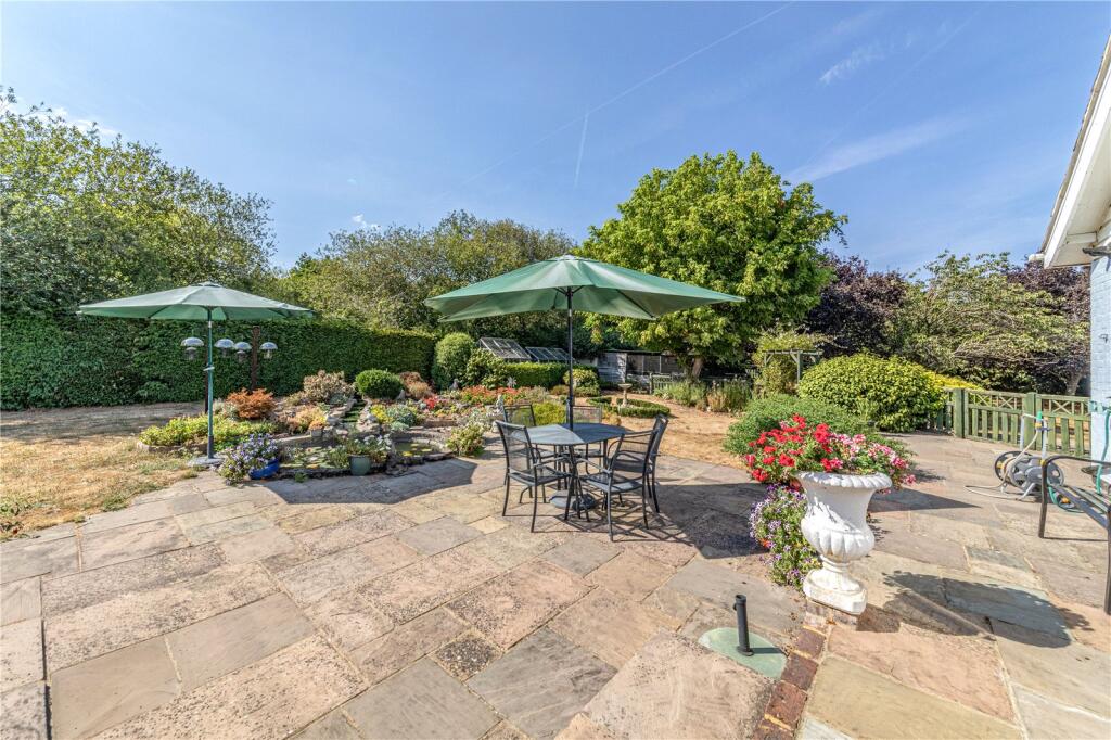 House in Runnymede, Addlestone - View 4