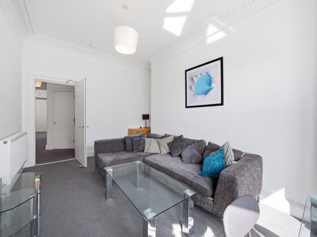 Apartment in Edinburgh, Church Hill, Morningside - View 3