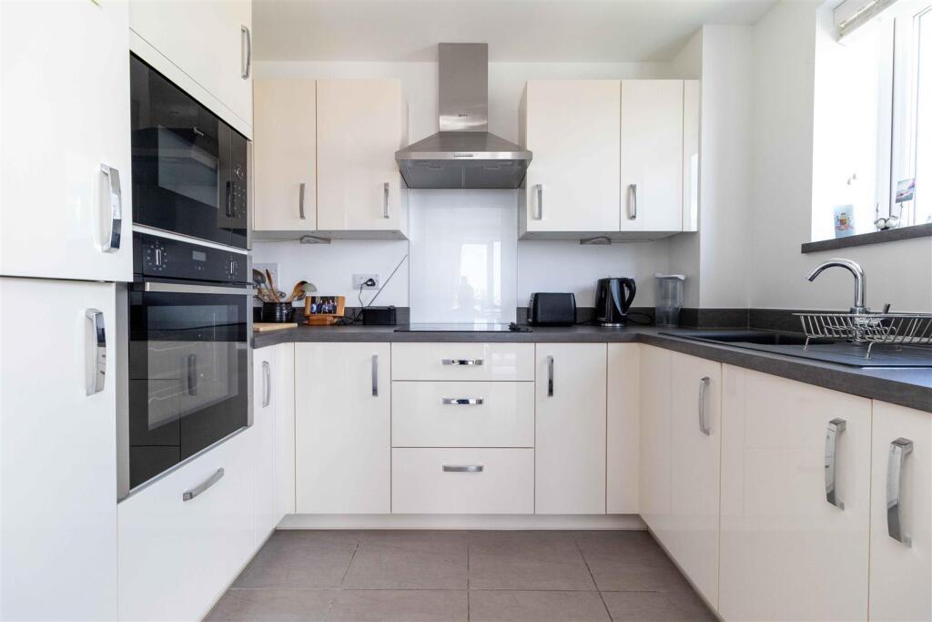 Neptune House, Heene Road, Worthing photo 3