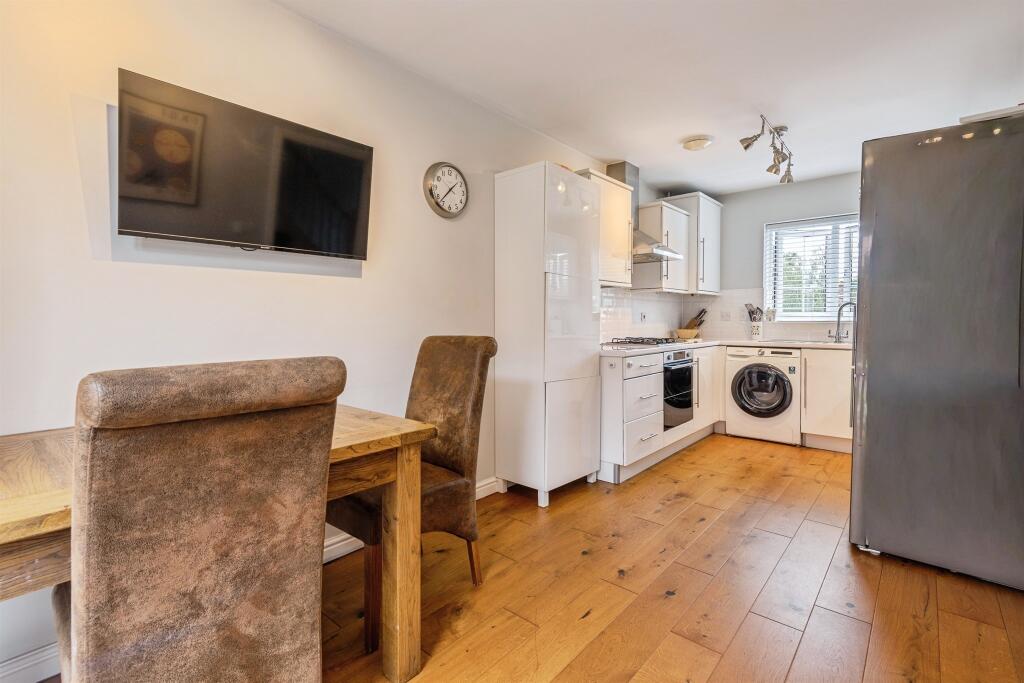 Roys Place, Bathpool, Taunton photo 4