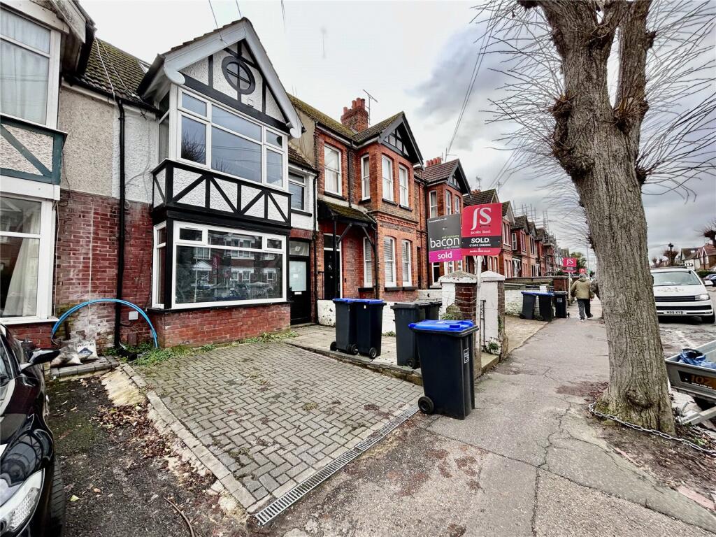 Main image of property: 7 Pavilion Road, Worthing, BN14