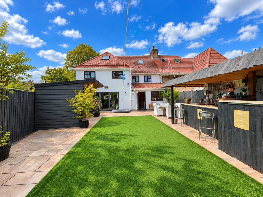 House in Twickenham - View 4