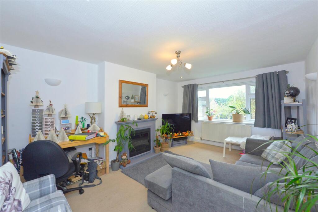 Magnolia Close, Bomere Heath, Shrewsbury photo 4