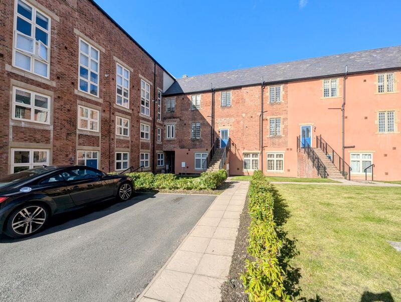 2-bed flat on The Furlongs, Bicton Heath, Shrewsbury, SY3 5FW, £249,995