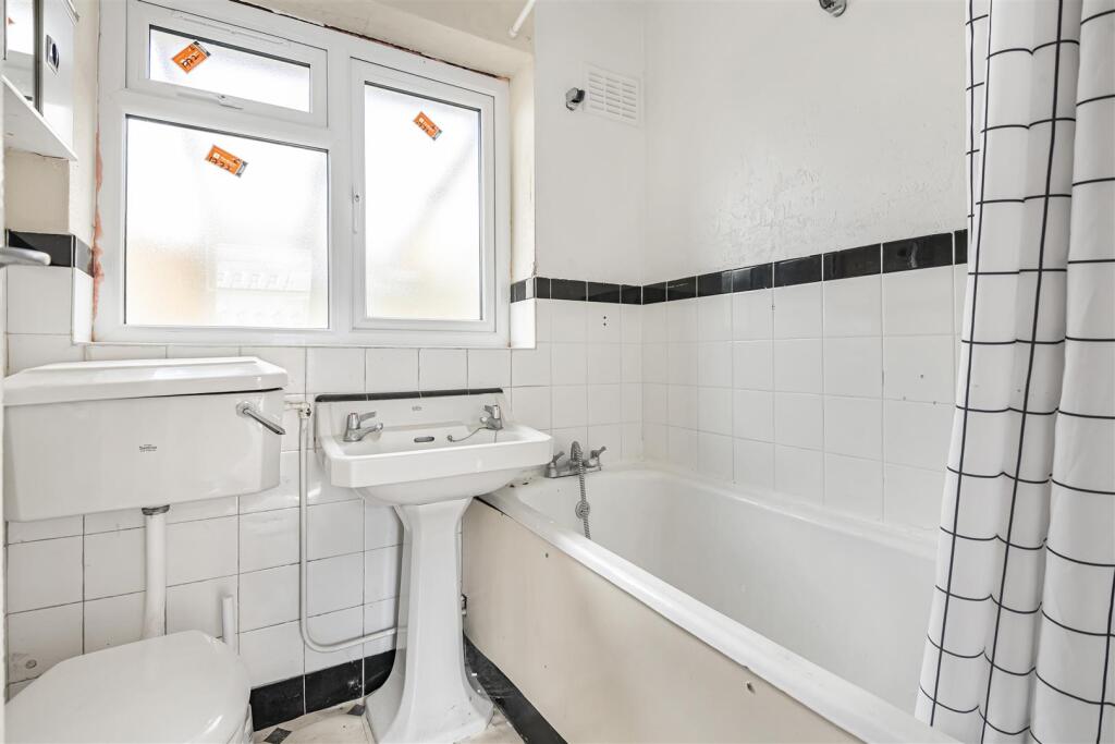 House in Reading, Wokingham - More