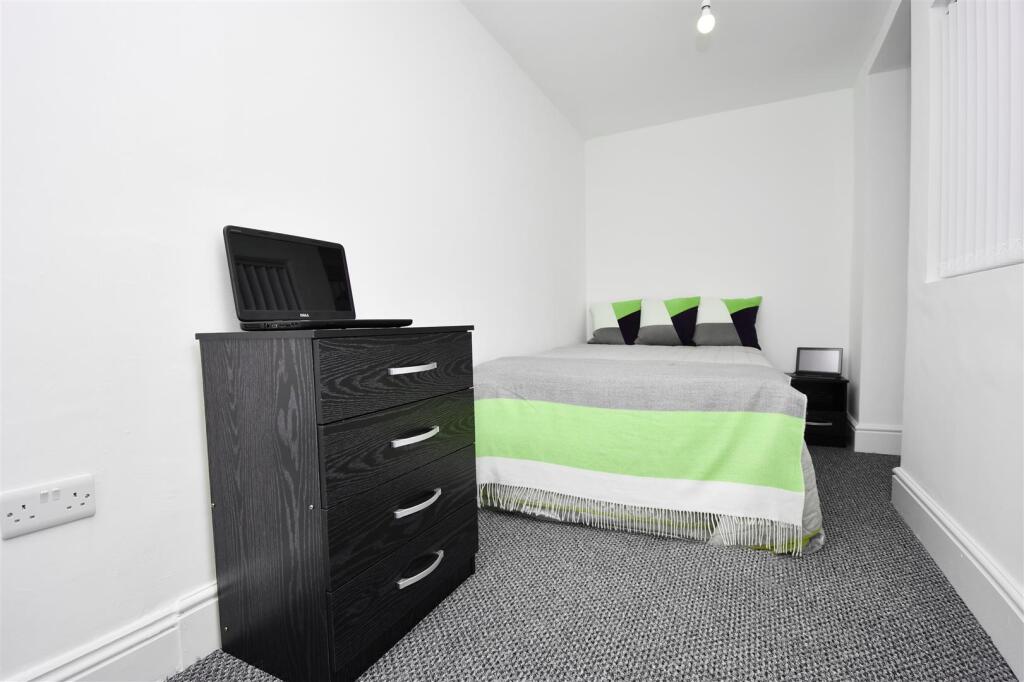 House in Burnley, Lancashire - View 4
