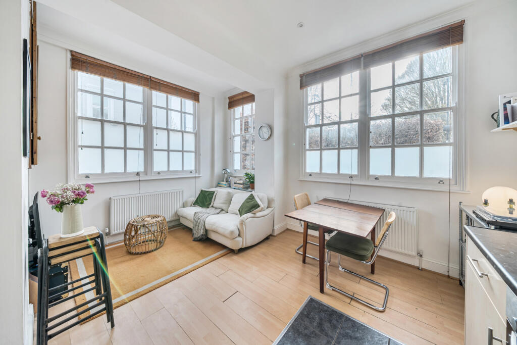 Main image of property: Lyndhurst Way, London