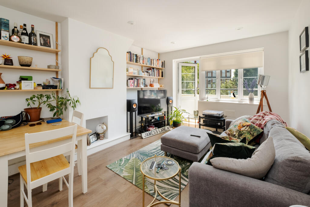 Main image of property: St. James Lane, London, N10