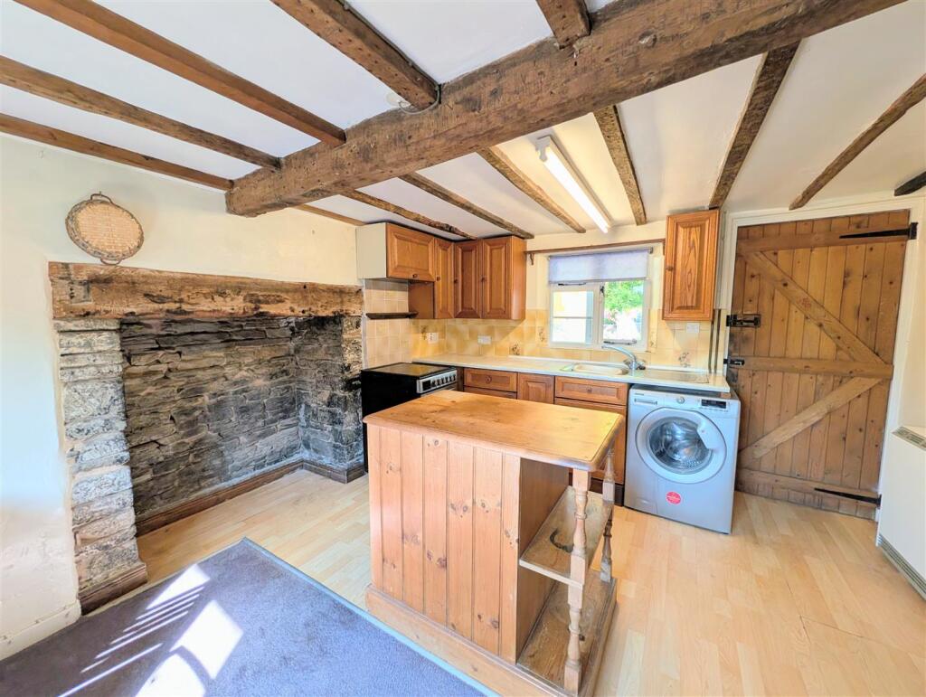 House in Pembridge, Herefordshire - View 5