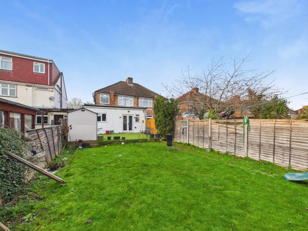 Boundaries Road, Feltham, Middlesex, TW13 photo 3