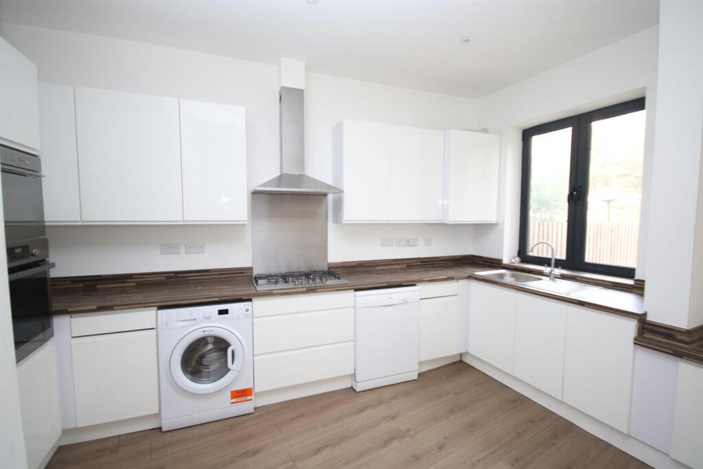 Apartment in London - View 2
