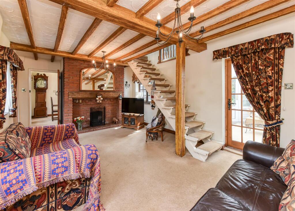 Whiston Cottage, Holyhead Road, Albrighton, Wolverhampton, WV7 3BT photo 4