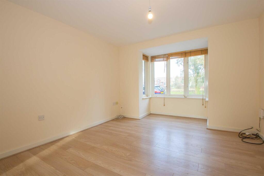 House in Milton Keynes, Broughton, Broughton and Milton Keynes - More