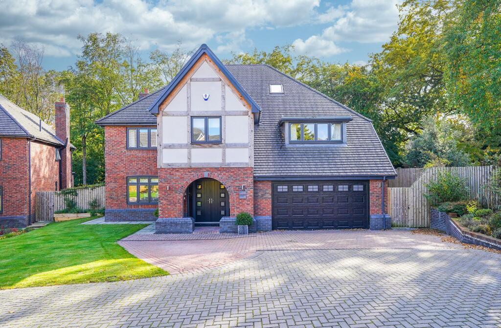 6-bed detached on Hillhouse Court, New Road, Wingerworth, S42, £899,950