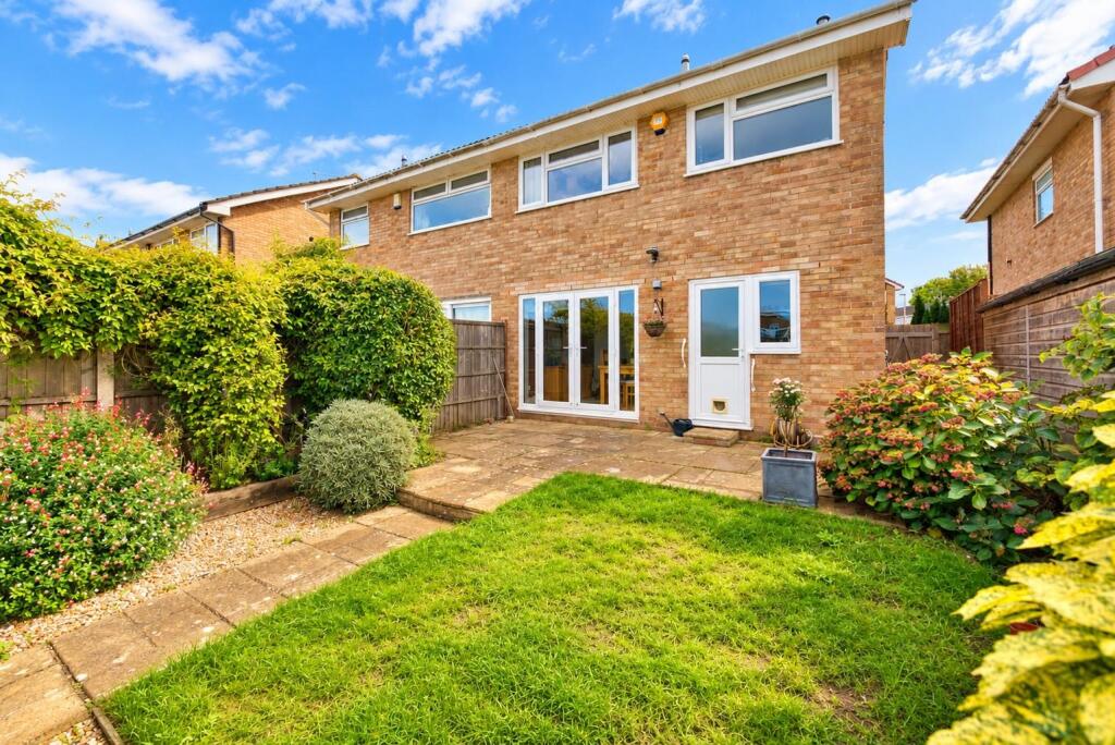 Nightingale Gardens, Nailsea photo 3