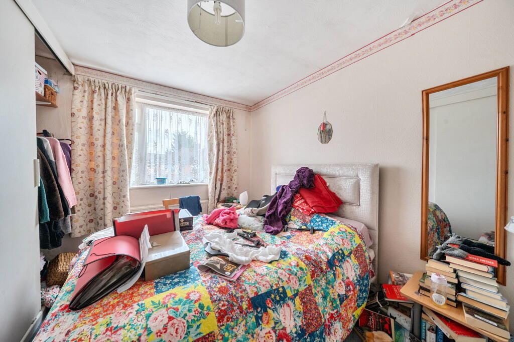 House in Basingstoke and Deane, Basingstoke - More