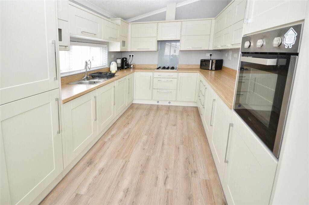 Peninsula Crescent, Hoo, Rochester, Kent, ME3 photo 3