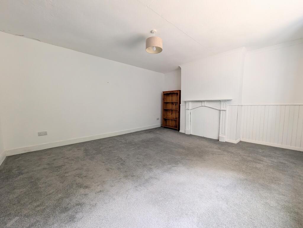 House in Gloucester - View 2