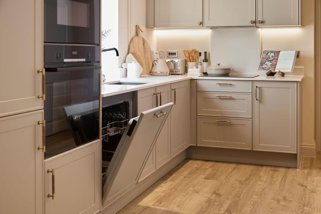 Apartment in Cambridge - View 3